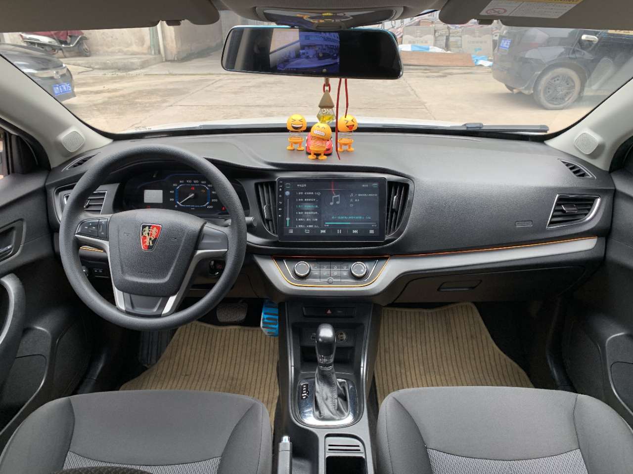 准17年上汽荣威360,1.5自动挡,带行车记录仪,中控大