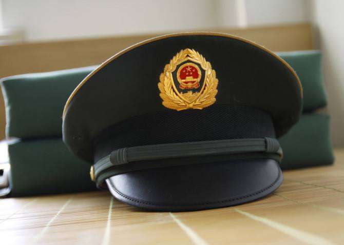 武警军官帽图片