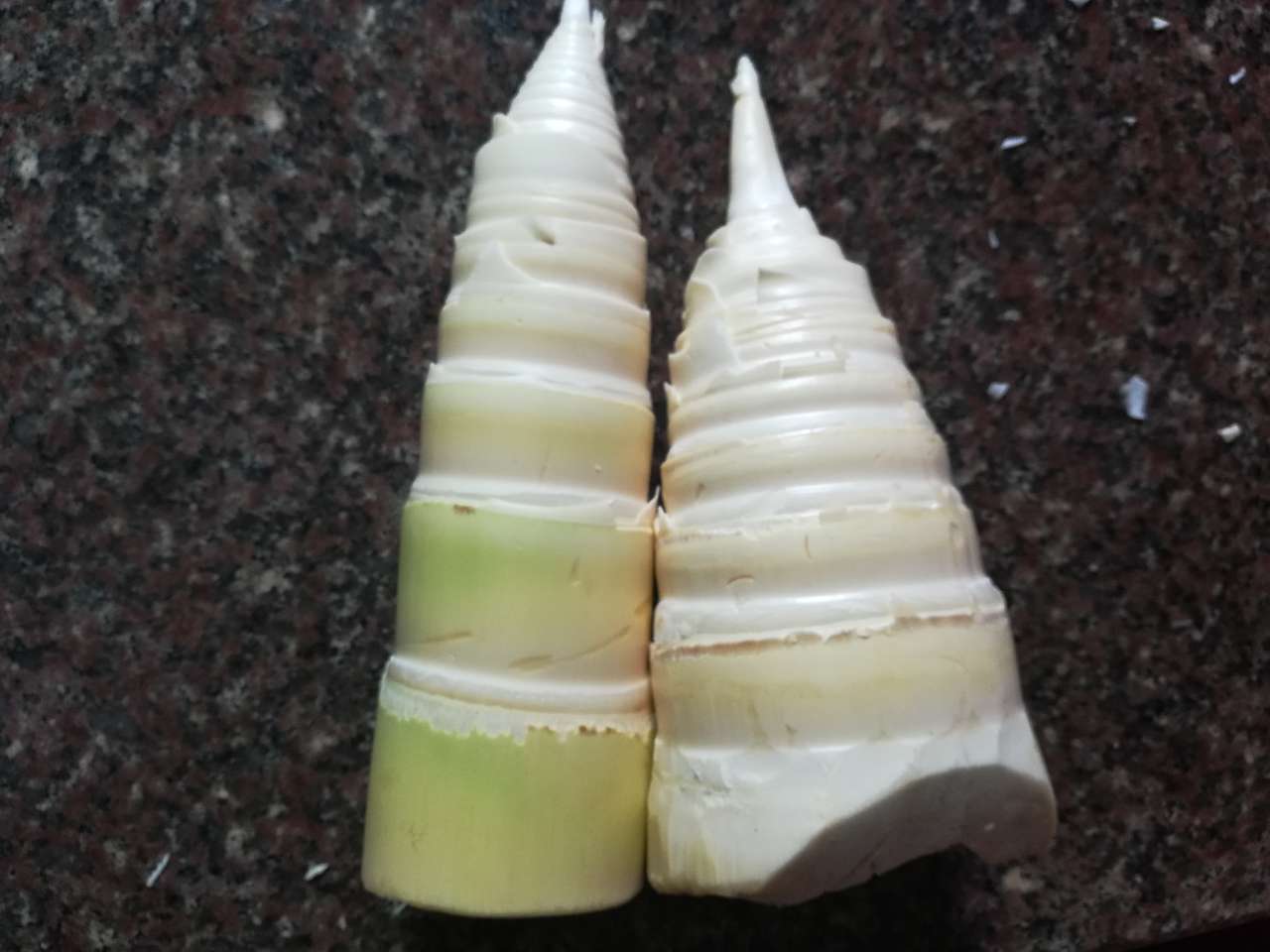 现在有西瓜 米焦 麻竹笋 都是自己农家种的都可以快递噢